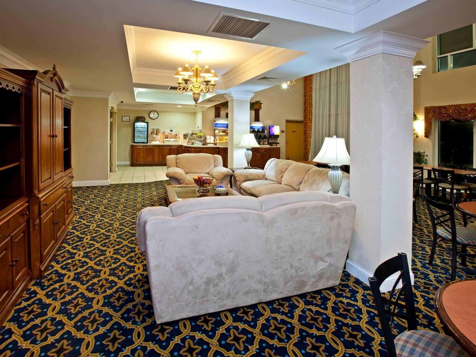Holiday Inn Express Hotel & Suites Richmond By Ihg Kültér fotó