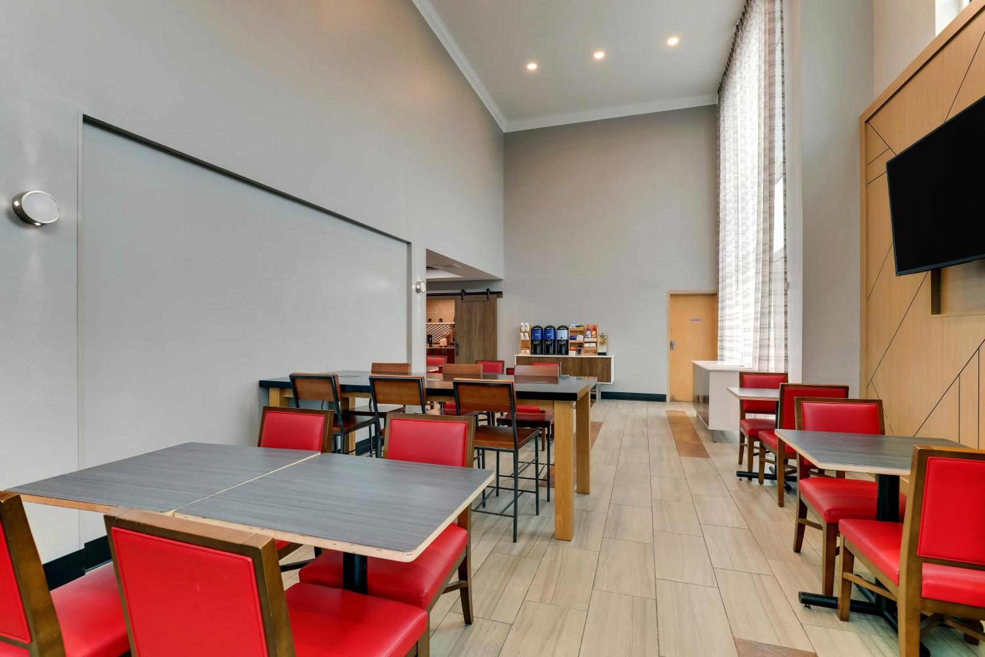 Holiday Inn Express Hotel & Suites Richmond By Ihg Kültér fotó