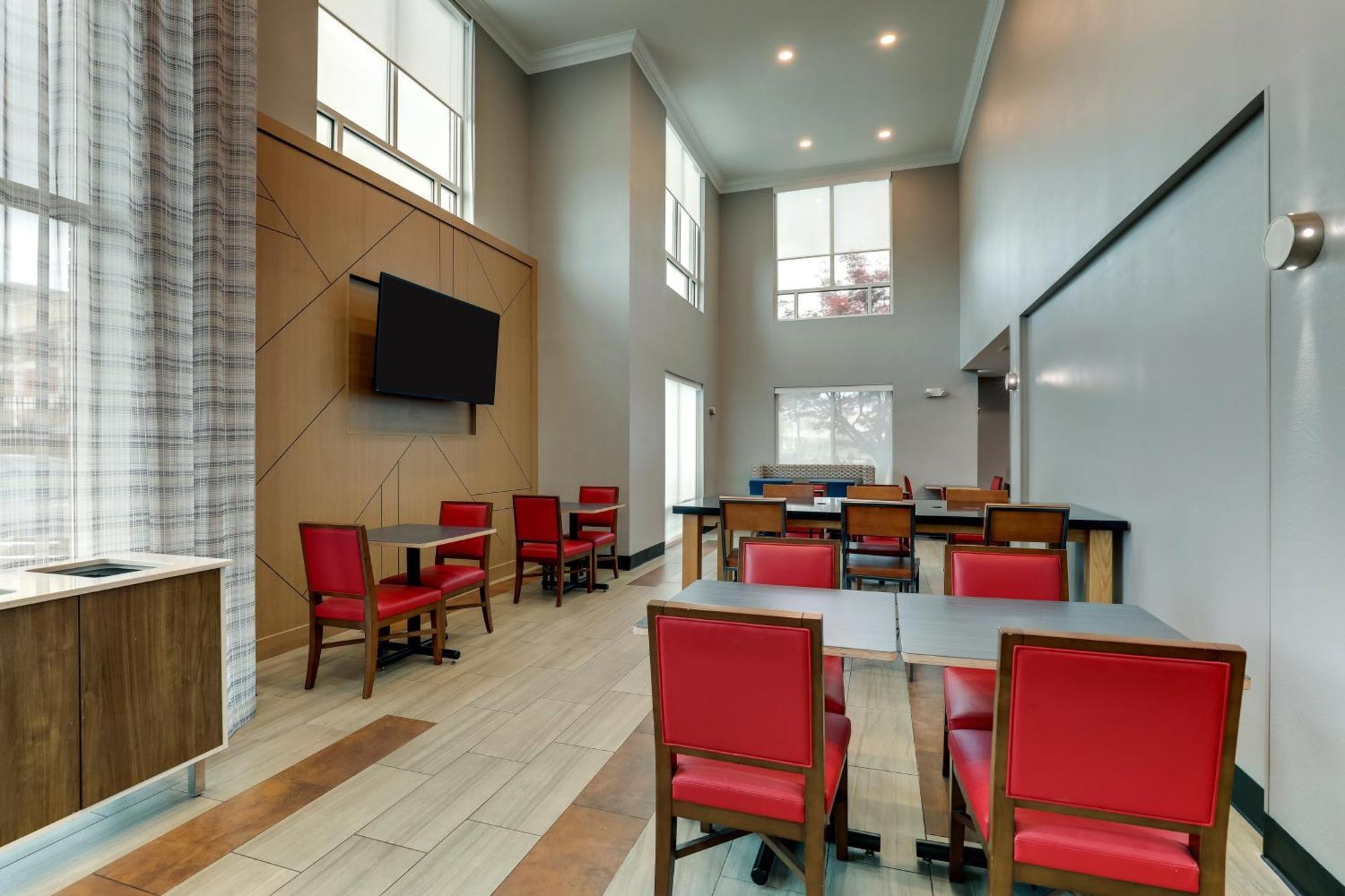 Holiday Inn Express Hotel & Suites Richmond By Ihg Kültér fotó